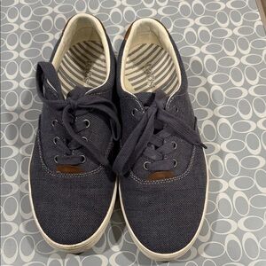 Taos Footwear Denim Blue Unisex Sneakers.